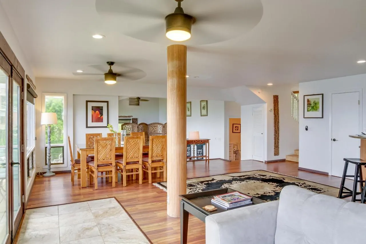 Hilo Home With Private Deck And Stunning Ocean Views! Holiday home