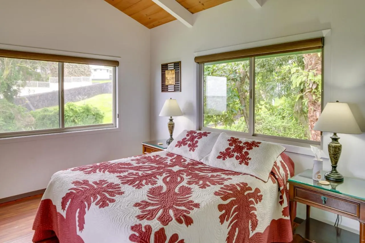 Hilo Home With Private Deck And Stunning Ocean Views!