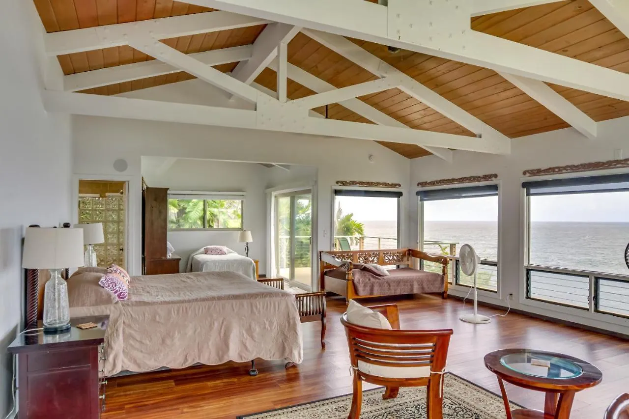 Hilo Home With Private Deck And Stunning Ocean Views! Holiday home
