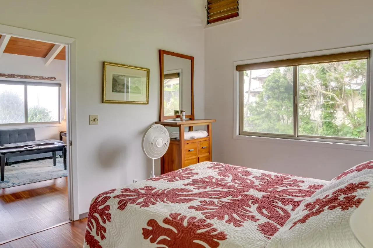 Hilo Home With Private Deck And Stunning Ocean Views! Holiday home