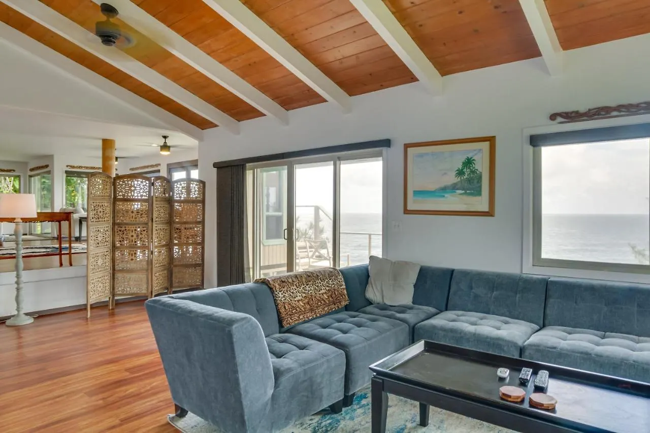 Holiday home Hilo Home With Private Deck And Stunning Ocean Views!